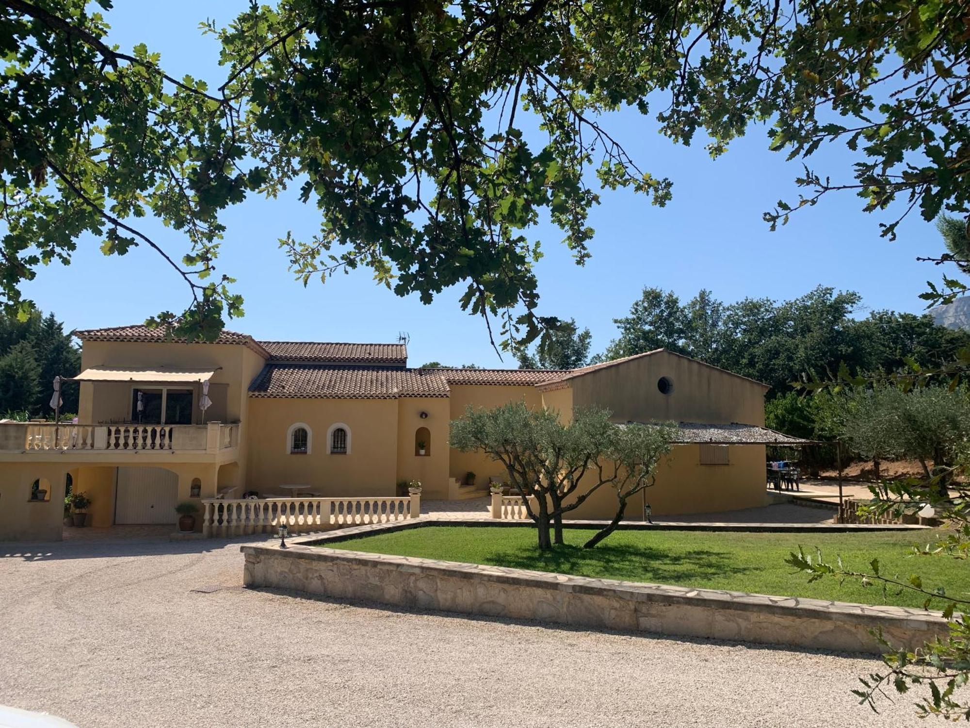 Studio Au Pied De La Ste Victoire Puyloubier Exteriér fotografie